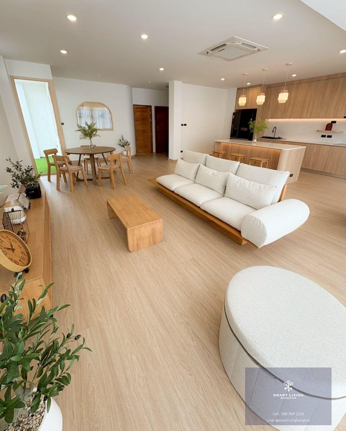 ขายบ้านเดี่ยวสไตล์มินิมอล ย่านประดิพัทธ์ 4ห้องนอน ขนาด 297 ตรม. พร้อมเฟอร์นิเจอร์มินิมอล ใกล้ทางด่วน, BTS อารีย์