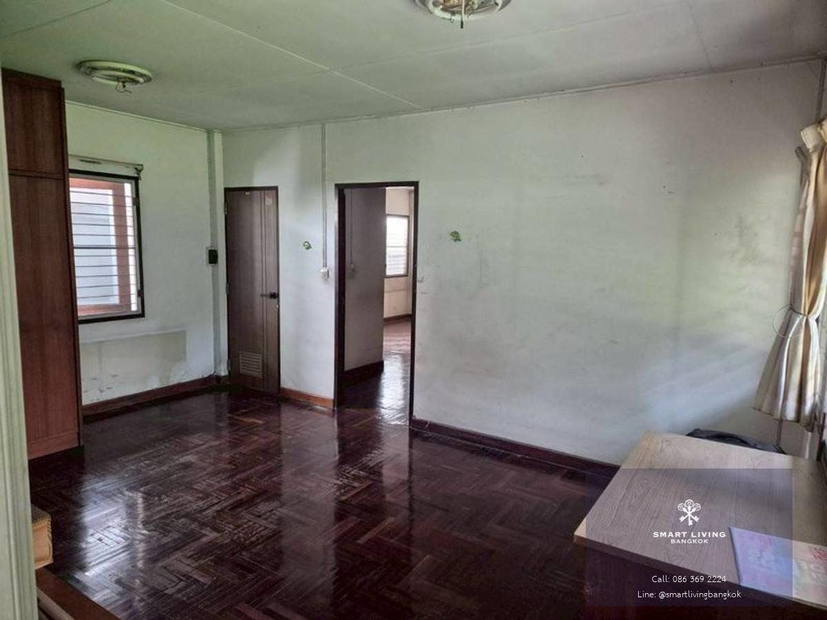 ให้เช่าพื้นที่ทำธุรกิจ ร้านค้า ร้านอาหาร ย่านอโศก สุขุมวิท ขนาด 96ตรว. สามารถเช่าทำธุรกิจอื่นๆได้ ทำเลดีใกล้สิ่งอำนวยความสะดวก 5นาทีถึงBTSอโศก และMRTสุขุมวิท