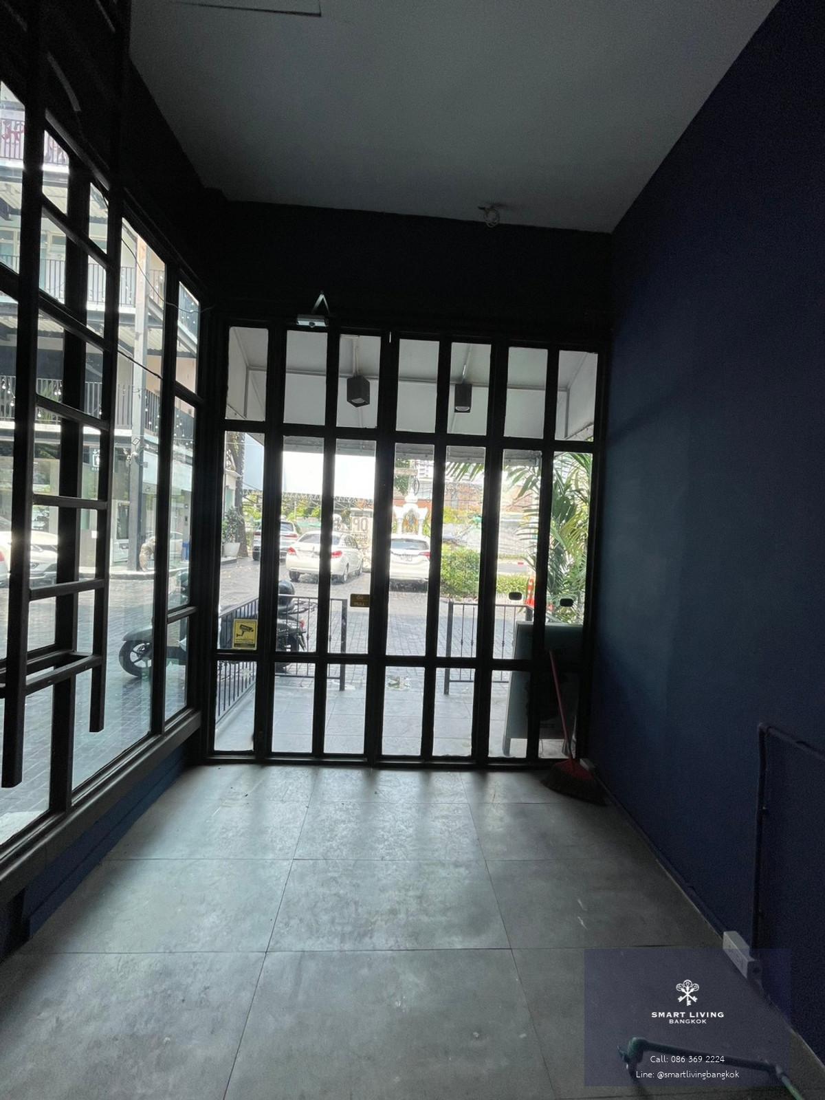 For Rent พื้นที่ Retail หน้าริมถนนทองหล่อ ขนาดกะทัดรัด Near BTS Thonglor 16 Sq.m. เหมาะสำหรับธุรกิจที่ต้องการ Visibility สูงและต้นทุนเริ่มต้นไม่สูงในทำเลพรีเมียม