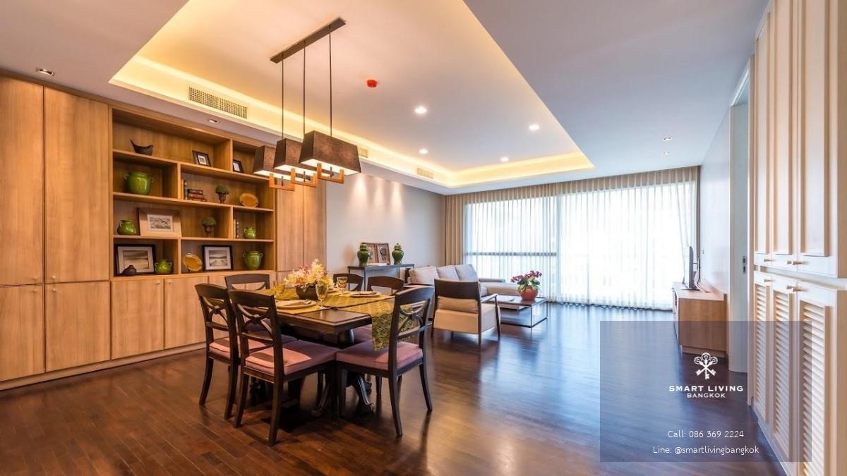 📢👇Special unit by the pool,  big living room,  near Lumpini park , Velaa community mall, ONE Bangkok , easily access to many street.