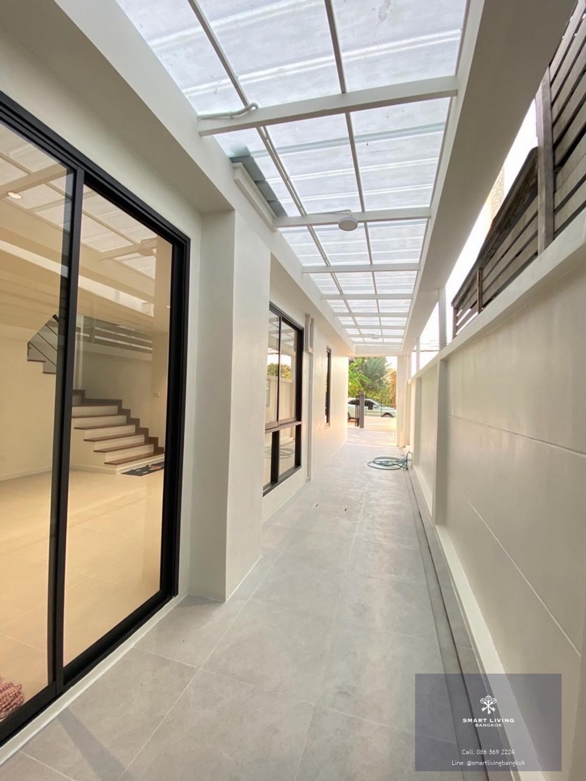 ทาวน์โฮม 3.5 ชั้น นาคนิวาส 48 ลาดพร้าว71 รีโนเวทใหม่ แปลงมุม 34 ตร.ว ใกล้ Central Eastville เหมาะอยู่อาศัยหรือทำออฟฟิศ