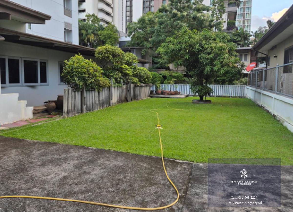 ให้เช่าพื้นที่ทำธุรกิจ ร้านค้า ร้านอาหาร ย่านอโศก สุขุมวิท ขนาด 96ตรว. สามารถเช่าทำธุรกิจอื่นๆได้ ทำเลดีใกล้สิ่งอำนวยความสะดวก 5นาทีถึงBTSอโศก และMRTสุขุมวิท