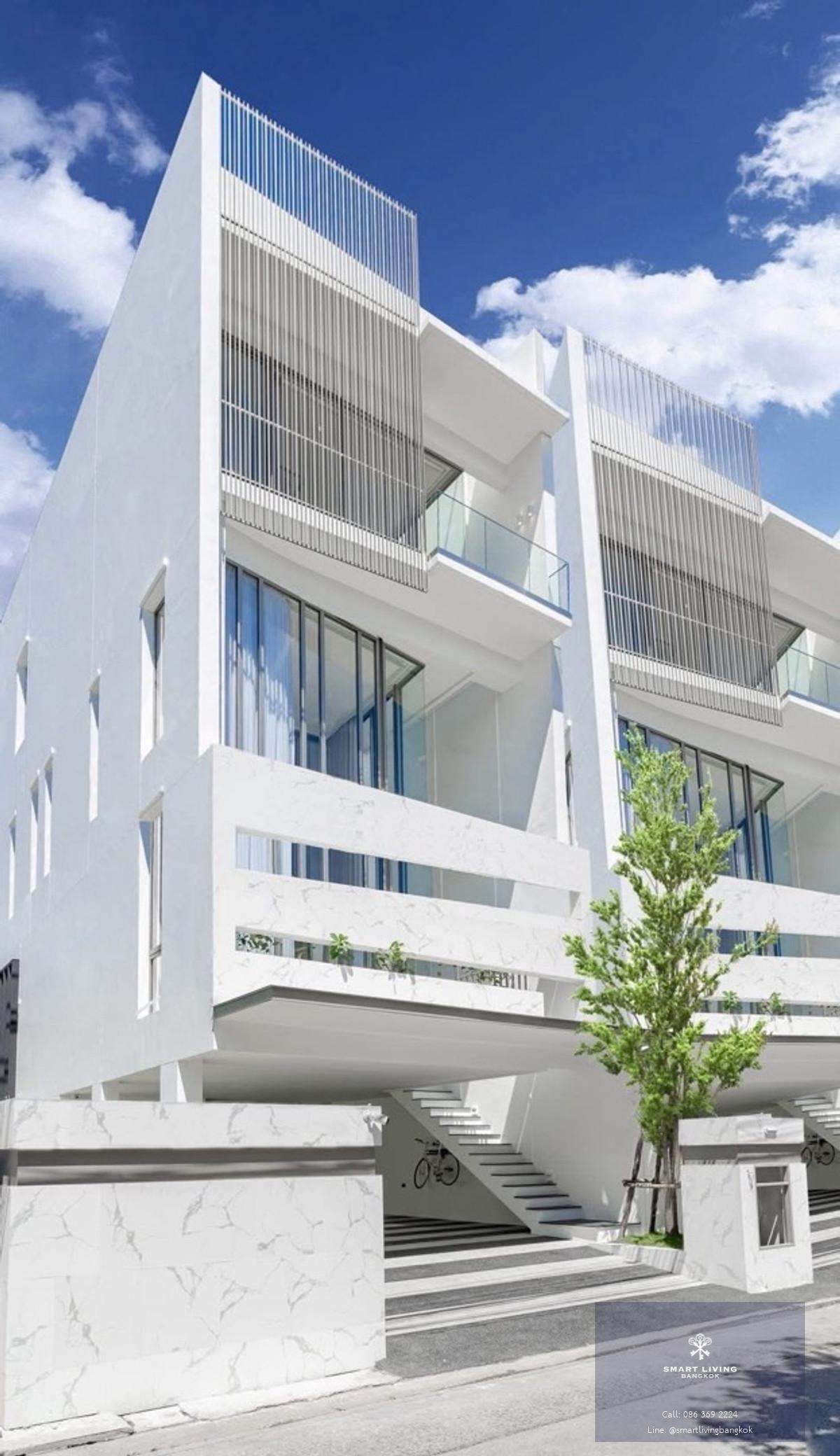 ขายโฮมออฟฟิศหรูพร้อมลิฟต์ รัชดา-ลาดพร้าว ใกล้ MRT ภาวนา พื้นที่ใช้สอย 400 ตร.ม จอดรถได้สูงสุด 6 คัน รองรับธุรกิจและอยู่อาศัย