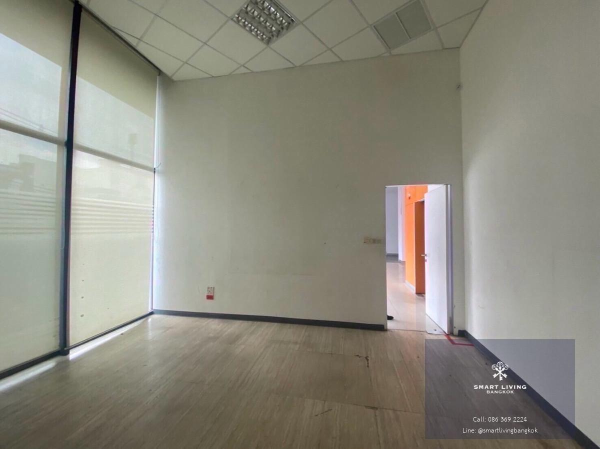พื้นที่สำนักงานให้เช่า ชั้น 1 ใกล้ MRT หัวลำโพง ขนาดใหญ่ 183 ตร.ม ทำเลเด่นย่านเยาวราช ใกล้แหล่งธุรกิจและการค้าสำคัญของกรุงเทพ