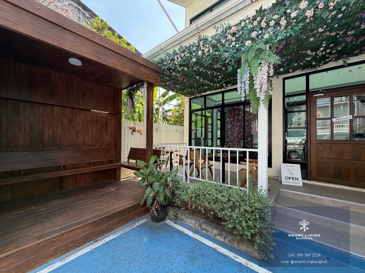 ให้เช่าอาคารพาณิชย์ 2 ชั้น สไตล์คาเฟ่ เอกมัย ใกล้ถนนสุขุมวิท พื้นที่ 200 ตร.ม.