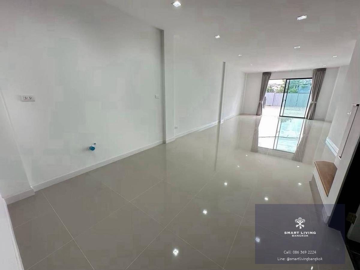 ทาวน์โฮมให้เช่า โชคชัย 4 สตรีวิทยา 2 พื้นที่ใช้สอย 300 ตร.ม ฟังก์ชันครบ รองรับทั้งอยู่อาศัยและทำธุรกิจ