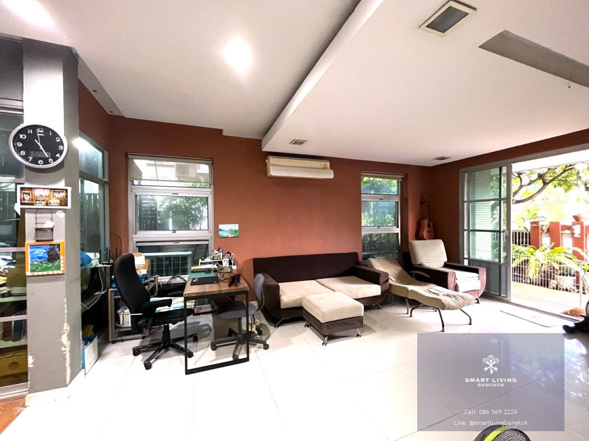 ครอบครองบ้านเดี่ยวไซส์ใหญ่ 4 ห้องนอน 4 ห้องน้ำ พร้อมพื้นที่สวนส่วนตัว ฟังก์ชันครบครันพร้อมห้องผู้สูงอายุ นัดหมายแบบ Private Viewing เพื่อความสะดวกและเป็นส่วนตัวสูงสุดของท่าน
