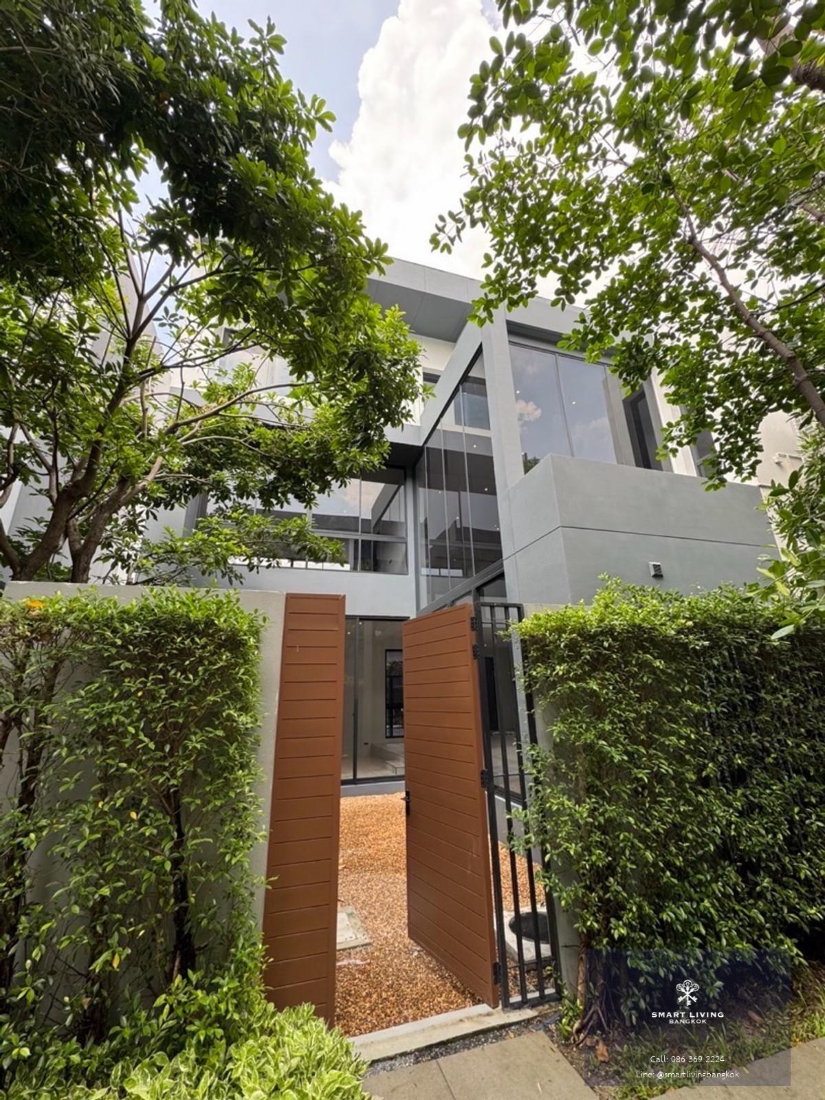 ให้เช่าบ้าน Bugaan กรุงเทพกรีฑา บ้านหรูมีลิฟต์ส่วนตัว ใกล้ Brighton College และ Wellington College
รองรับสัตว์เลี้ยง