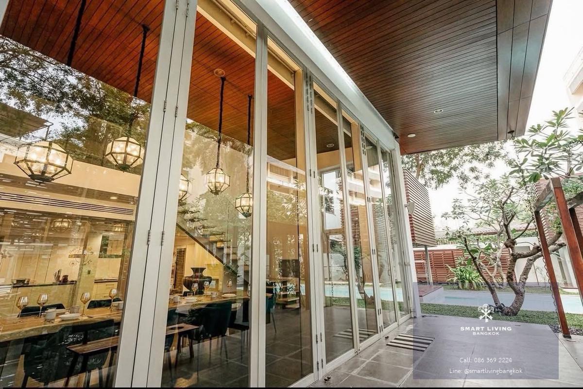 บ้านเดี่ยวหรูให้เช่าพร้อมสระว่ายน้ำส่วนตัว ใจกลาง สุขุมวิท ใกล้ BTS อโศกและ BTS พร้อมพงศ์