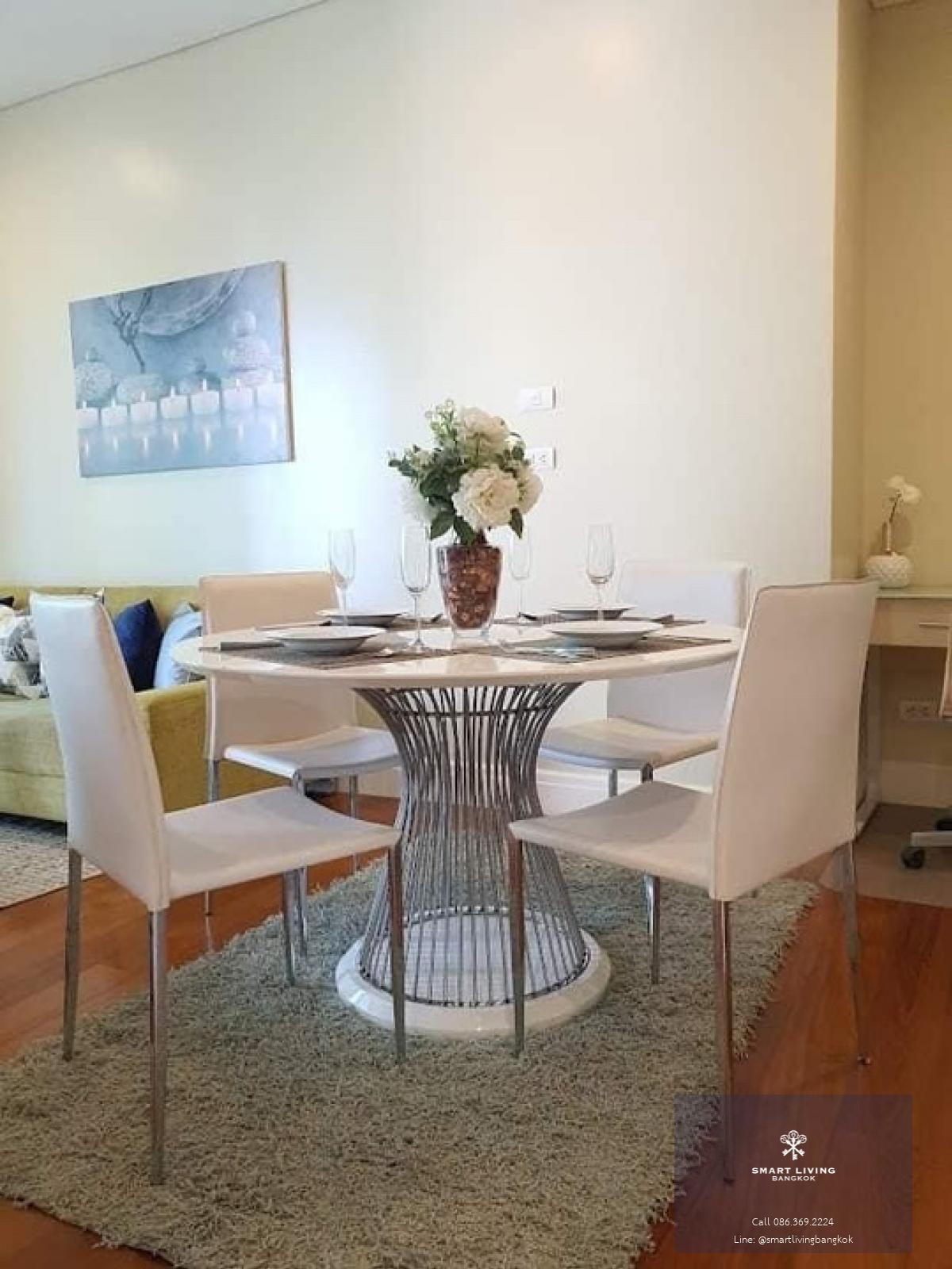 📢👇Grab or Gone as this reason👇Good location in Em District, very good price and size for 1 bedroom, fully nice furnished, pool view. Sell with tenant contract til 21 Sep 24