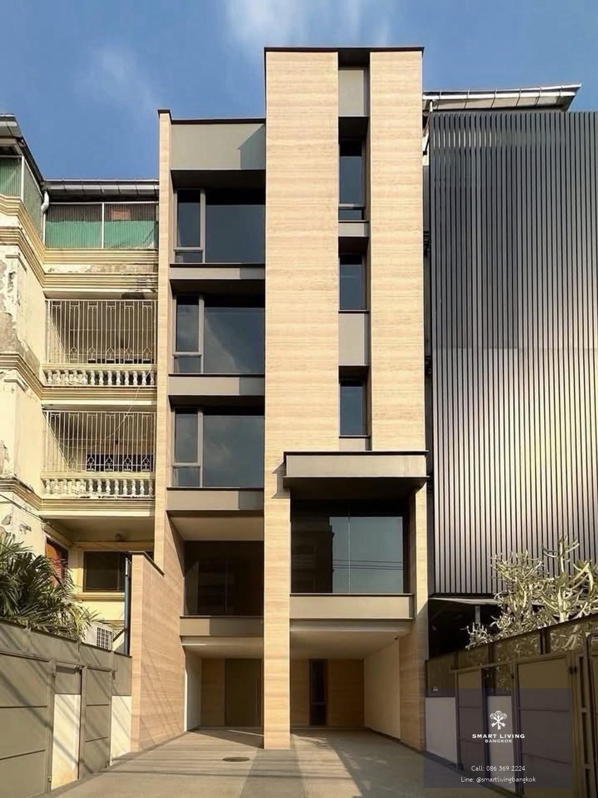 ขายทาวน์โฮม 4.5 ชั้น สุขุมวิท 71 ใกล้ BTS พระโขนง พื้นที่ 536 ตร.ม พร้อมลิฟต์ส่วนตัว เหมาะทำโฮมออฟฟิศ