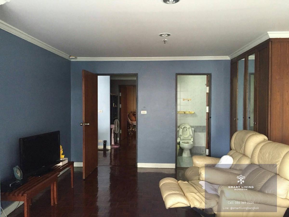 ขายคอนโด 3 ห้องนอน ขนาดใหญ่ 195 ตร.ม โครงการ บ้านพร้อมพงษ์ คอนโดมิเนียม ใกล้ BTS อโศก และ MRT เพชรบุรี ทำเลสุขุมวิท คุ้มค่าสำหรับการอยู่อาศัยหรือการลงทุน