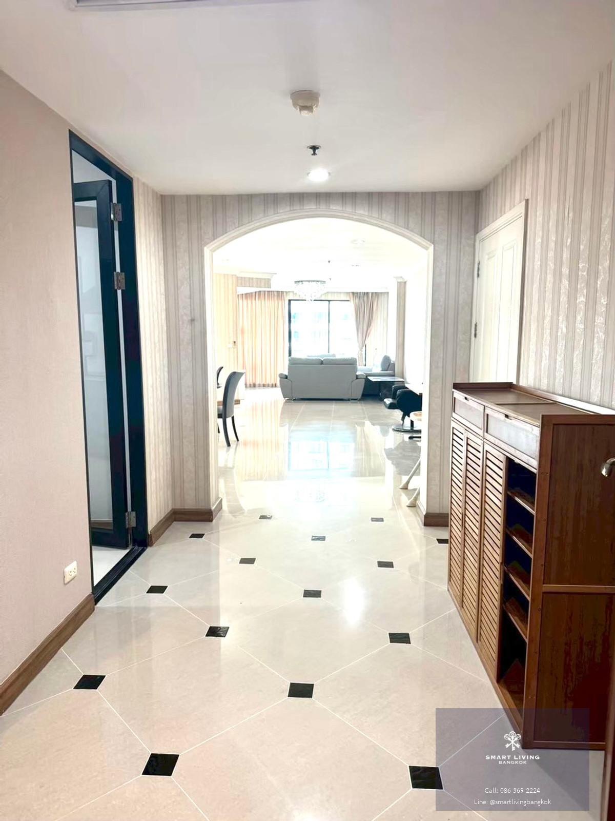 ขาย  คอนโด  Supalai Casa Riva fronte 2  3  ห้องนอน  235.75  ตร.ม. วิวแม่น้ำเจ้าพระยา