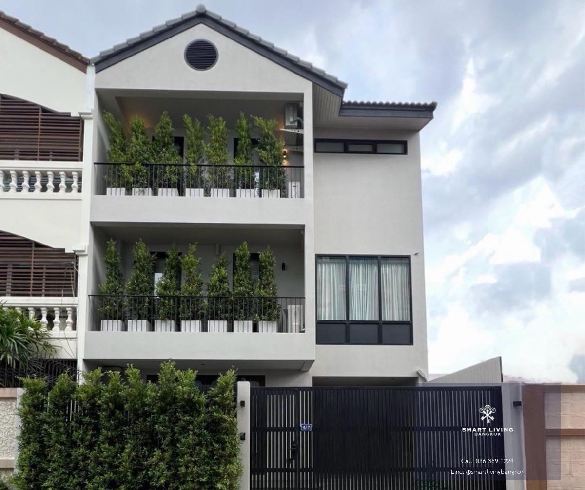ขายและให้เช่าทาวน์เฮาส์รีโนเวท 4 ห้องนอน ใกล้ BTS พระโขนง สุขุมวิท เอกมัย เหมาะอยู่อาศัย โฮมออฟฟิศ หรือปล่อยเช่าลงทุน