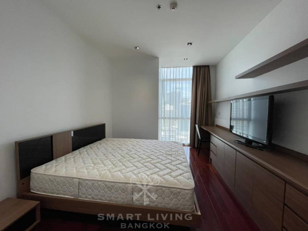 For rent :one of Luxury condominium in the nice area of Bangkok  Athenee residence