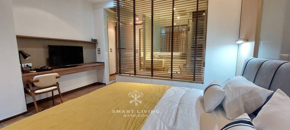 The Address Skv 28, ONLY 55,000 Baht, 5 mins walk to Thonglor or Promphong station. Near Emporium and Emquartier