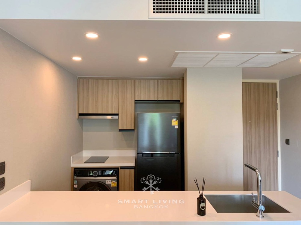 Na Vara Residence brand new 1 bed with lovely city view, close to  to Mercury ​Ville and Central Embassy.