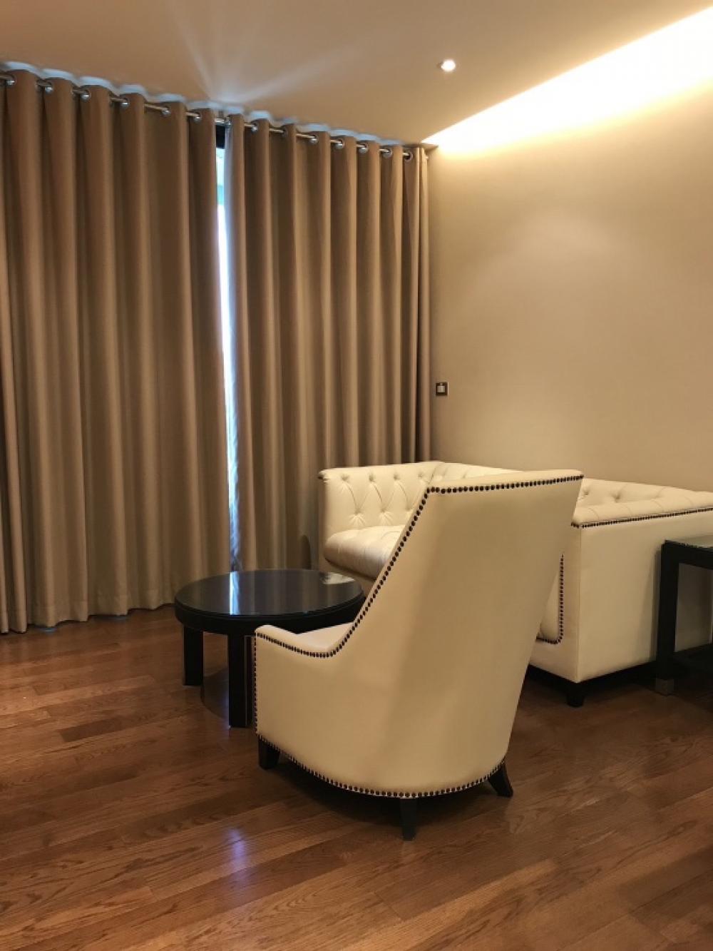 ห้องหัวมุม 2 ห้องนอน ใกล้ห้างสรรพสินค้า