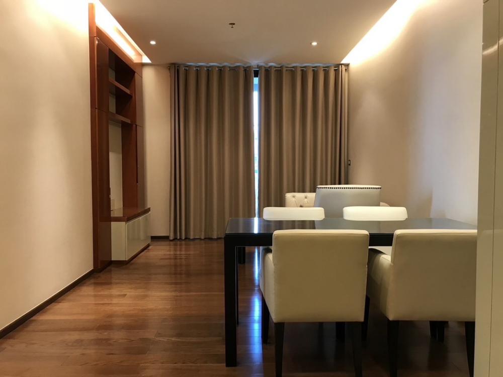 ห้องหัวมุม 2 ห้องนอน ใกล้ห้างสรรพสินค้า