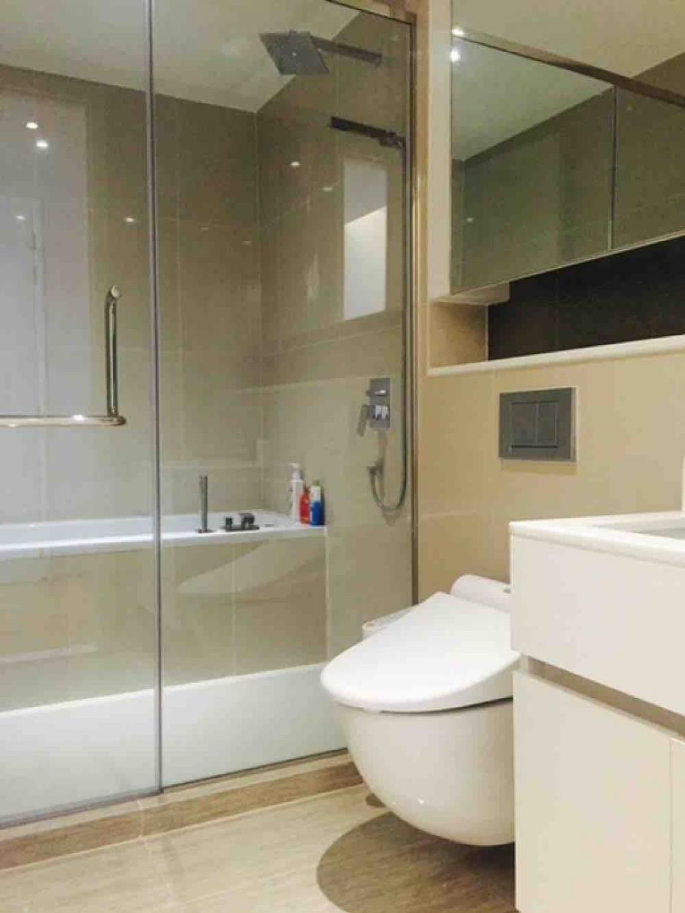Good price and place for living or investing at Sukhumvit