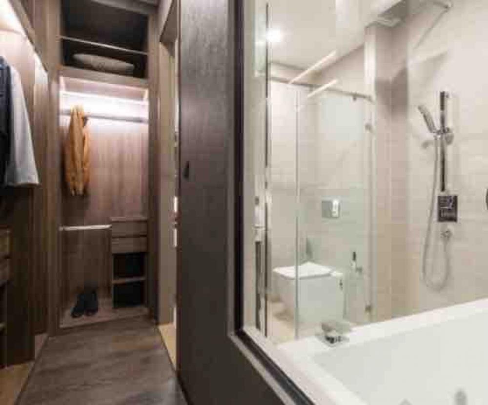 Urgent sell preemption good for invest or live ,brand new condominium at Thonglor
