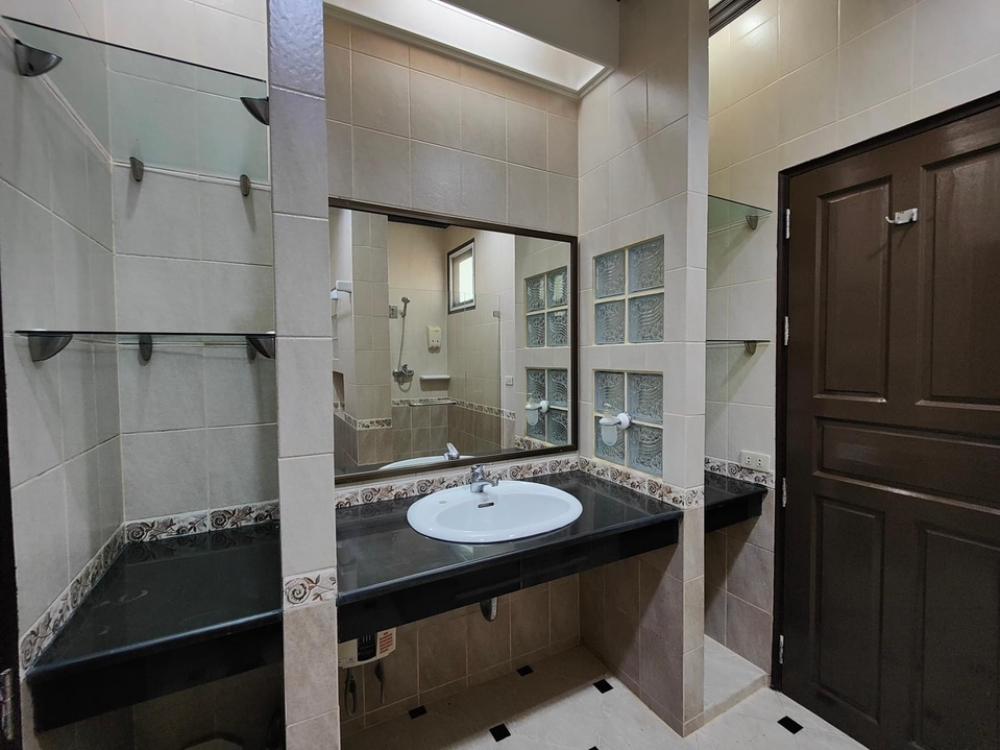 House for rent at Ekamai:250m,4/4,85k
