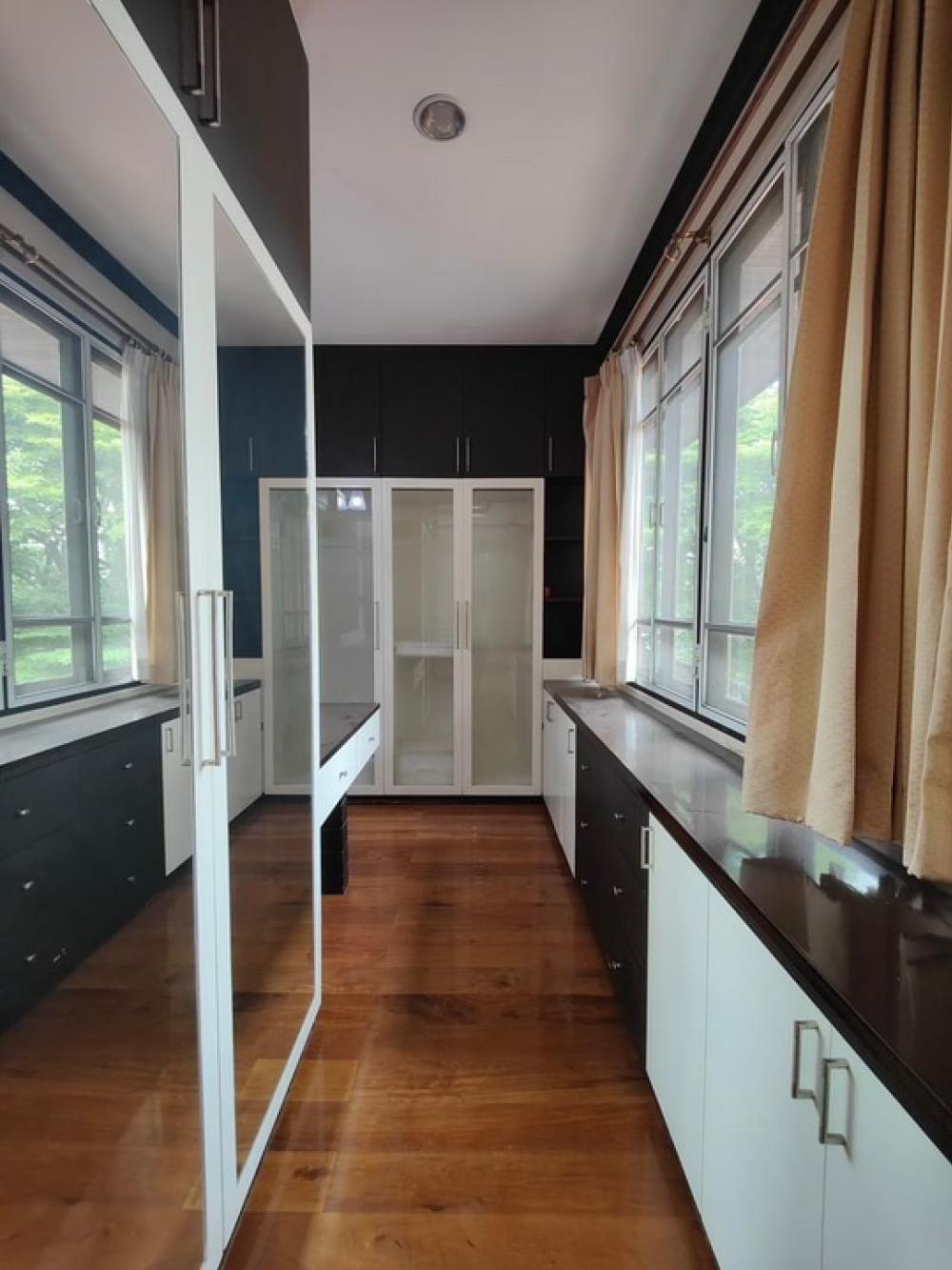 House for rent at Ekamai:250m,4/4,85k