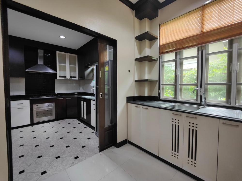 House for rent at Ekamai:250m,4/4,85k