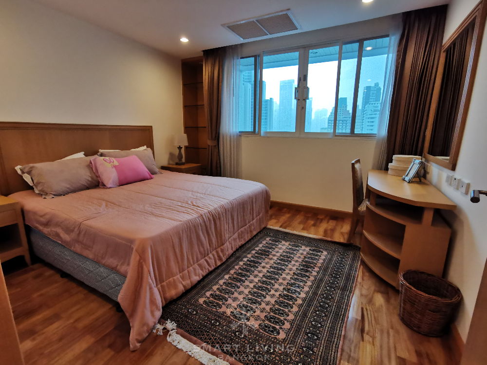 Pet friendly 3 bed , close to BTS Phrom Phong, only @115K