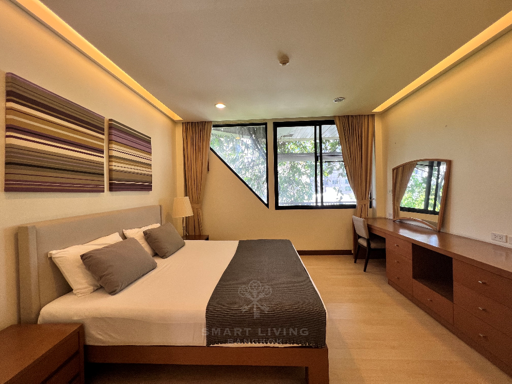 Spacious 3 bed, close to Lumpini park, best offer @100K!
