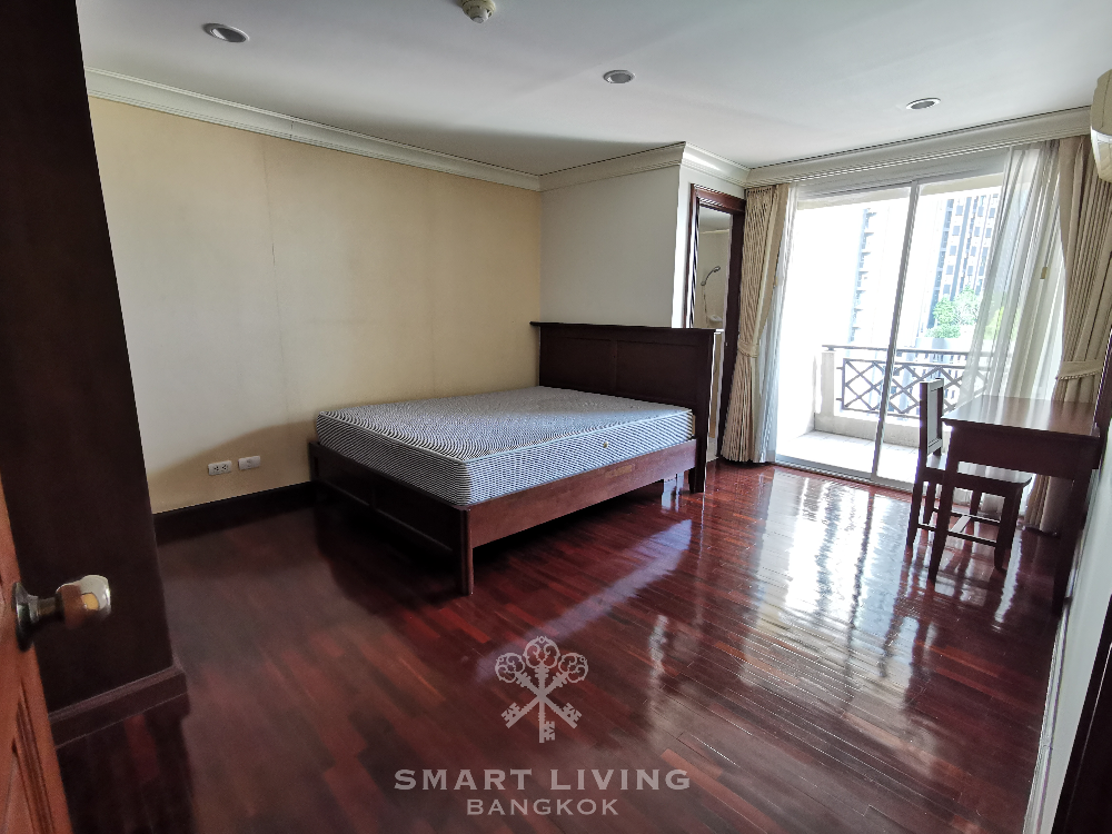 Nagara Mansion Duplex Penthouse 4bed, 5 min. walk to BTS Ploenchit, only @85K!
