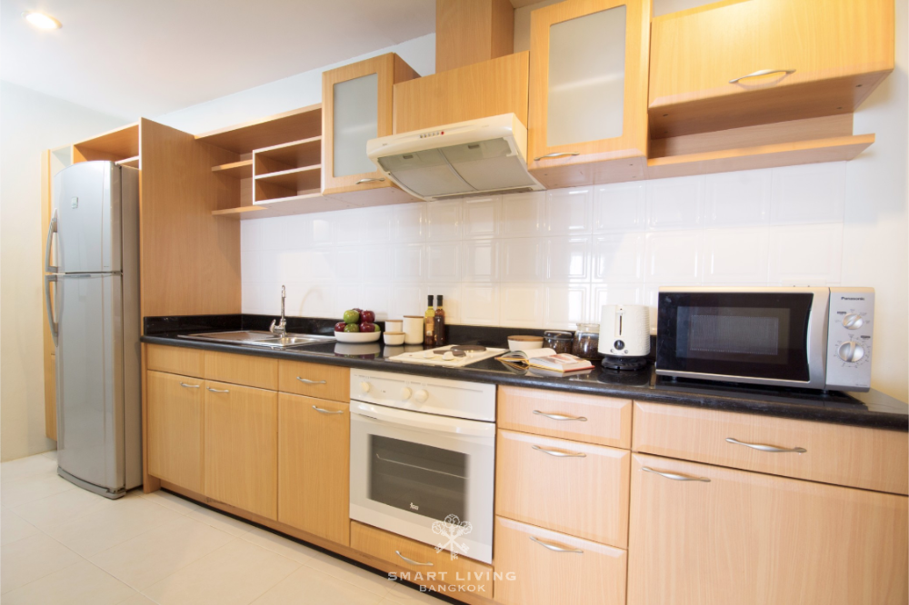 Queen\'s Park View modern 2bed, close to BTS Phrom Phong, only @65K!