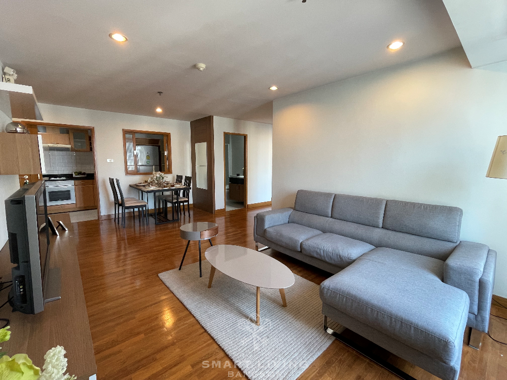 Queen\'s Park View 2bed with enclosed kitchen, close to BTS Phrom Phong, only @50K!