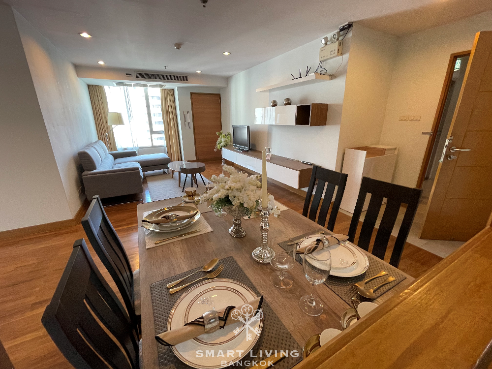 Queen\'s Park View 2bed with enclosed kitchen, close to BTS Phrom Phong, only @50K!