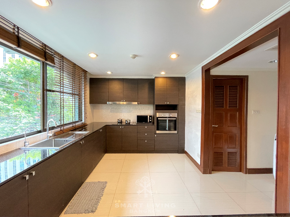 Beautiful 3bed with modern designed, close to BTS Ploenchit, only @ 87K!