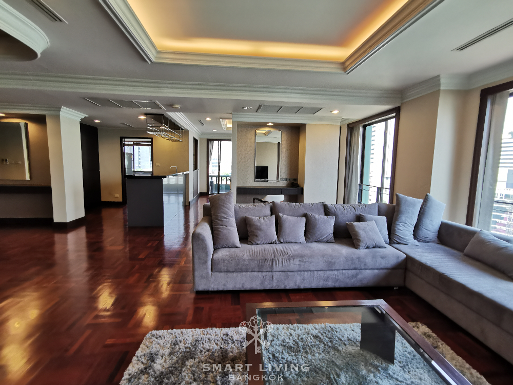 Duplex Penthouse 4bed, huge balcony close to BTS Ploenchit.