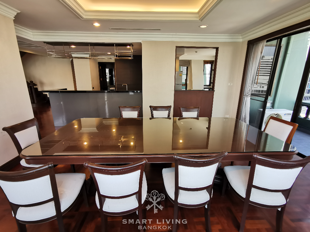 Duplex Penthouse 4bed, huge balcony close to BTS Ploenchit.
