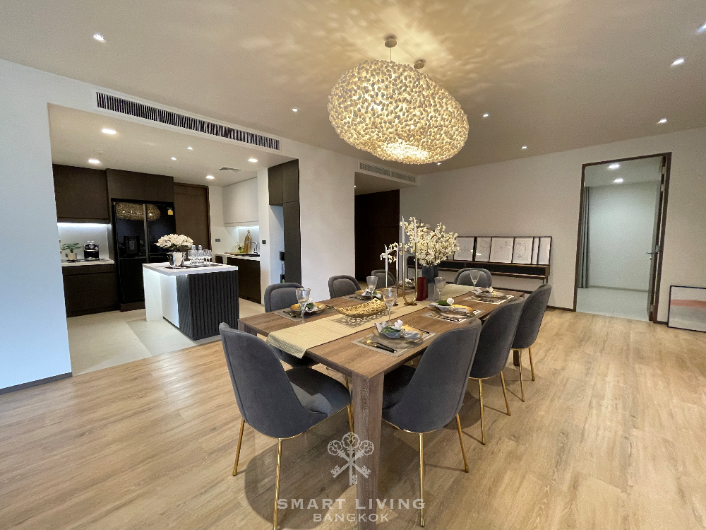 Luxury 3 bed, Pet friendly  near BTS Phrom Phong, only @185K!