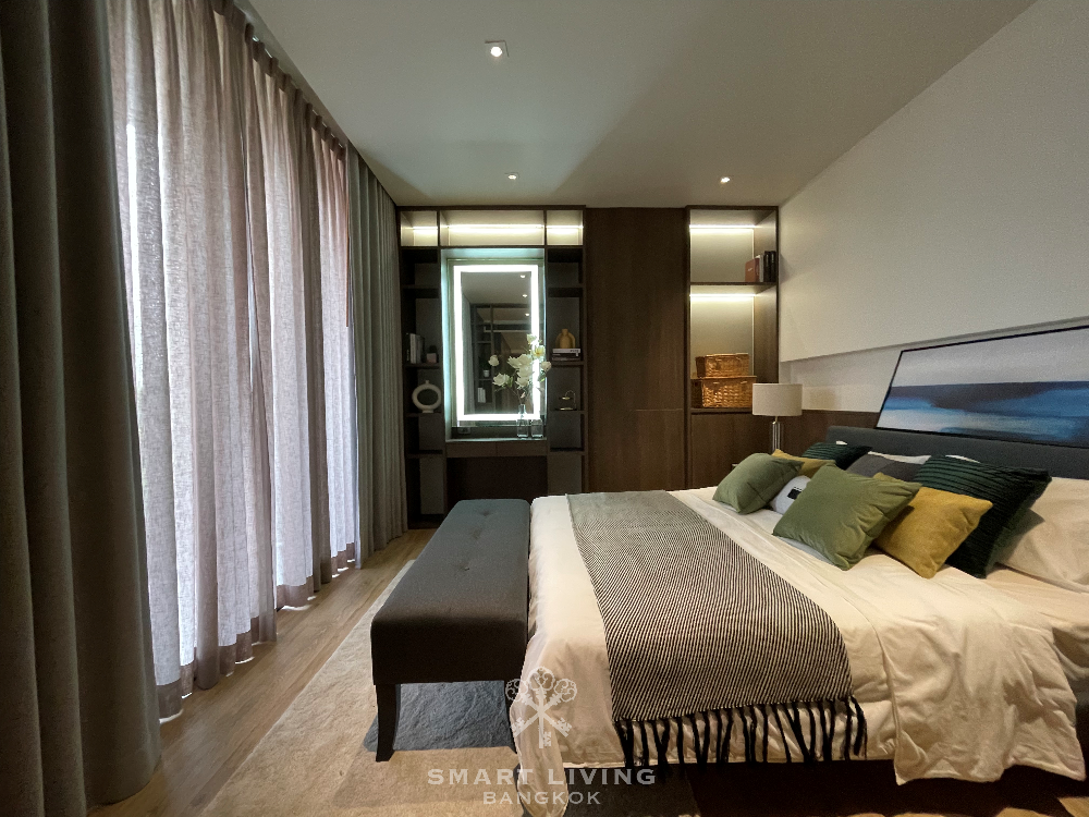 Luxury 3 bed, Pet friendly  near BTS Phrom Phong, only @185K!