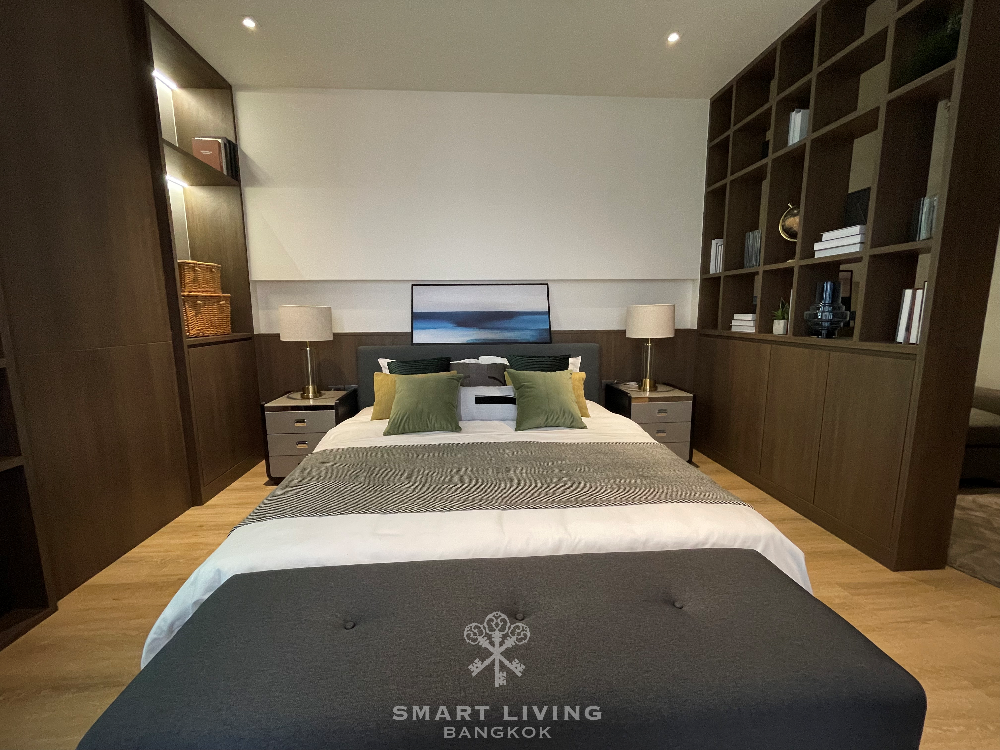Luxury 3 bed, Pet friendly  near BTS Phrom Phong, only @185K!