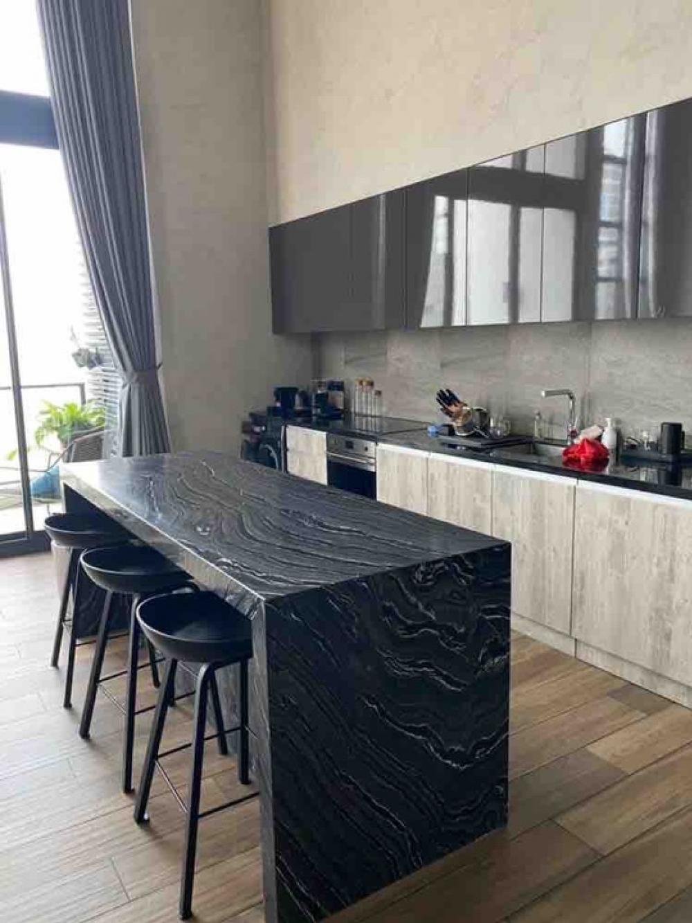 ขาย/ให้เช่า เพนท์เฮาส์ Duplex หรู อโศก 3 ห้องนอน พื้นที่ใหญ่ 145 ตร.ม. ทำเล CBD ใจกลางเมือง The Lofts Asoke