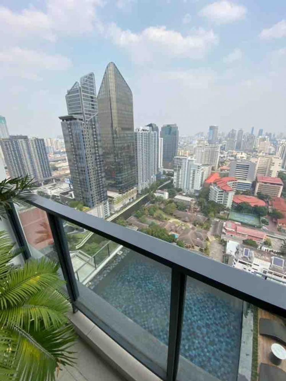 ขาย/ให้เช่า เพนท์เฮาส์ Duplex หรู อโศก 3 ห้องนอน พื้นที่ใหญ่ 145 ตร.ม. ทำเล CBD ใจกลางเมือง The Lofts Asoke