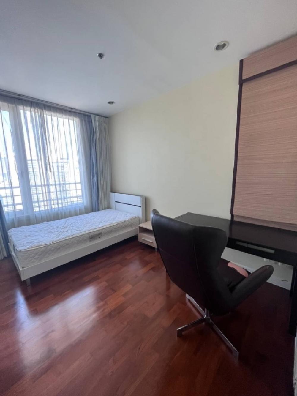 ให้เช่า SIRI RESIDENCE (SUKHUMVIT 24) , 3 ห้องนอน ใจกลางเมือง ใกล้ BTS พร้อมพงษ์