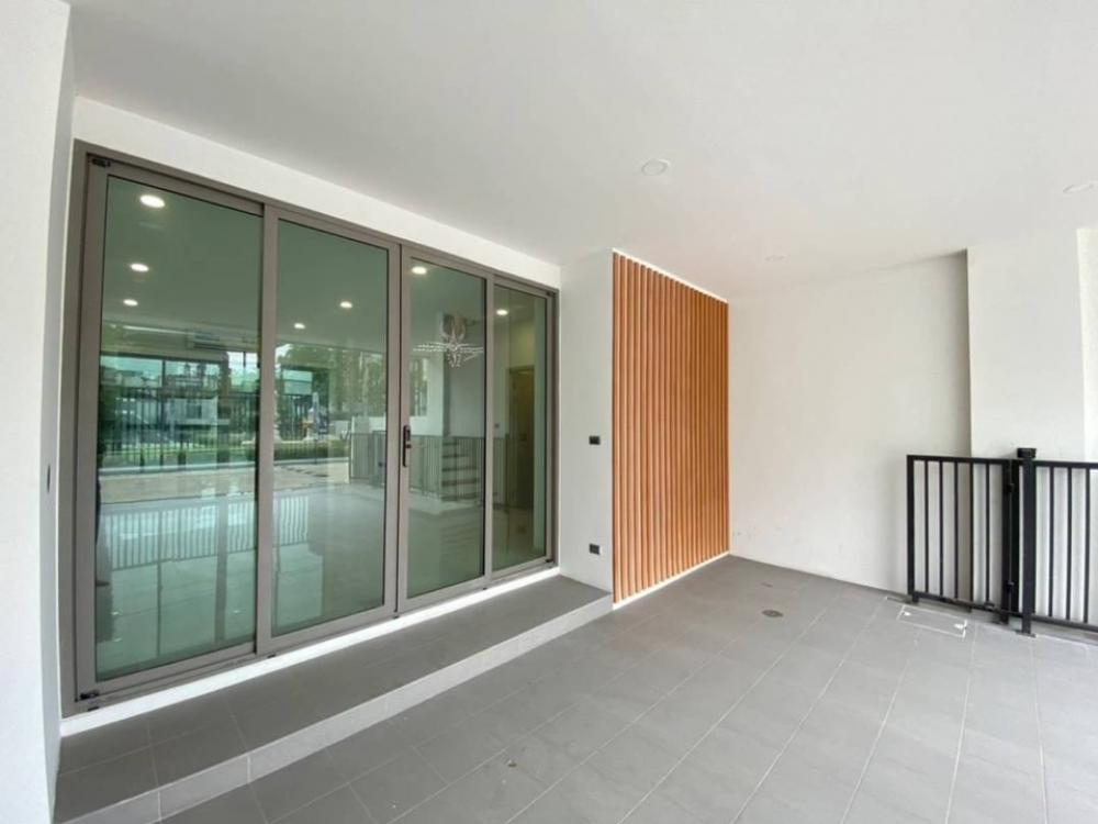 Townhome office ให้เช่า,ใหม่, พัฒนาการ , ราคา 100k