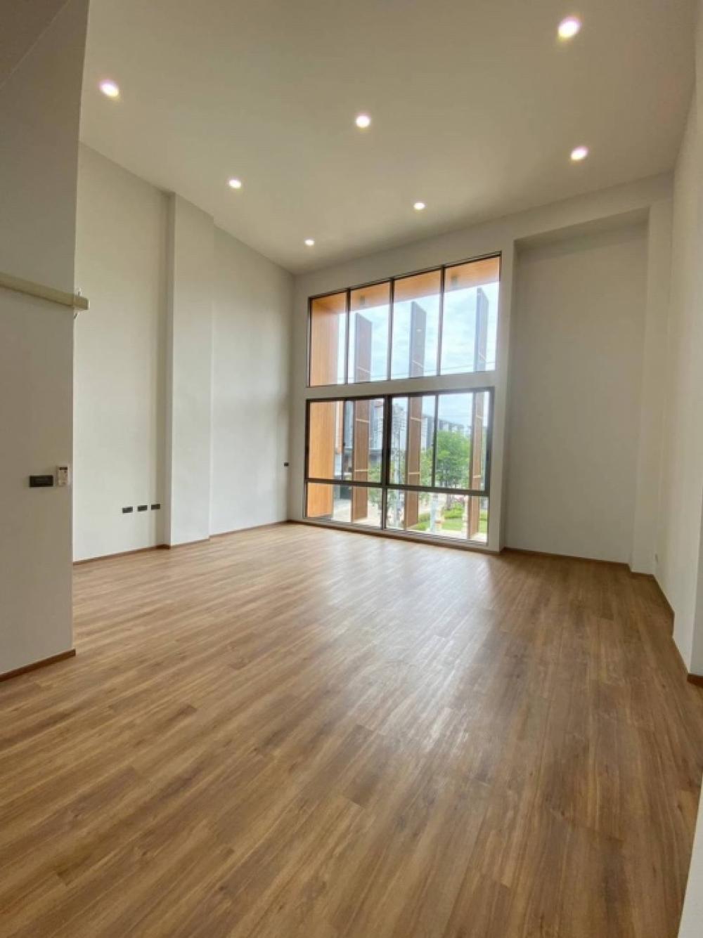 Townhome office ให้เช่า,ใหม่, พัฒนาการ , ราคา 100k