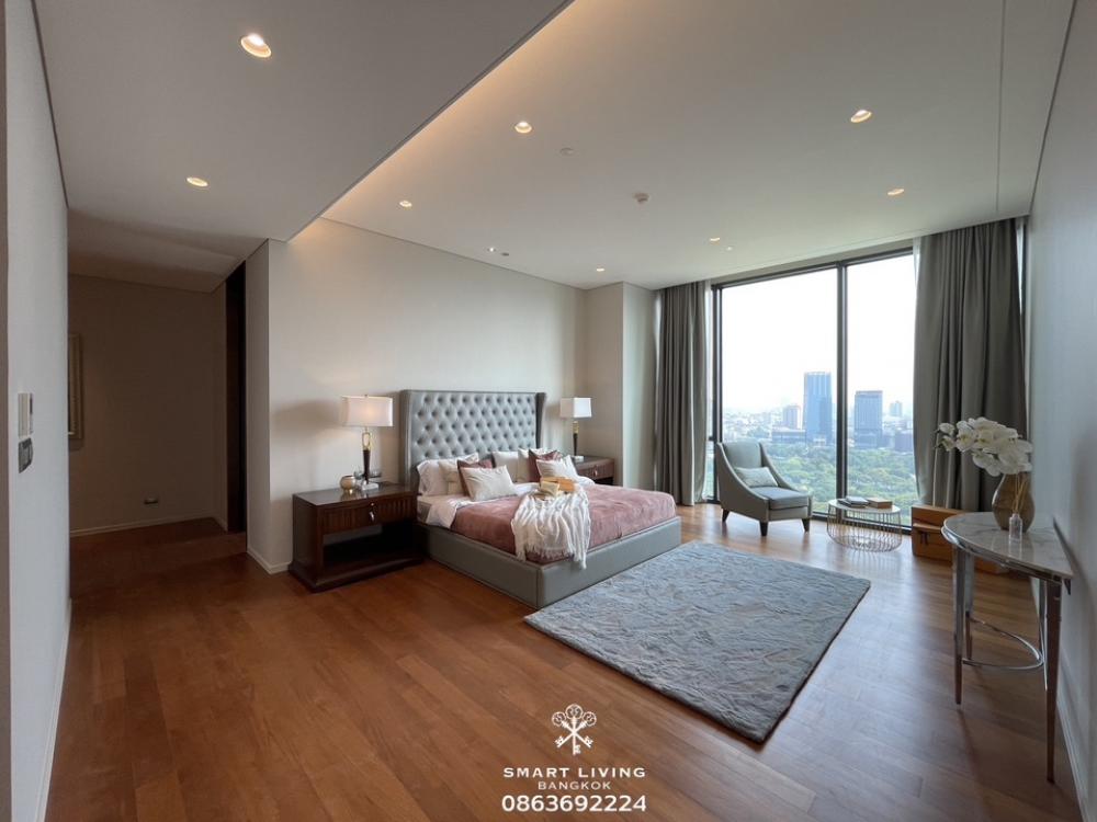 เช่า/ขาย penthouse หรู 4ห้องนอน The residence at Sindhorn kempinski อยู่ในพื้นที่ ที่กำลังเป็นที่นิยม ที่หนึ่ง ในกรุงเทพ (หลังสวน) วิวสวนลุมพินี และ Royal sport club ระเบียงกว้างใหญ่