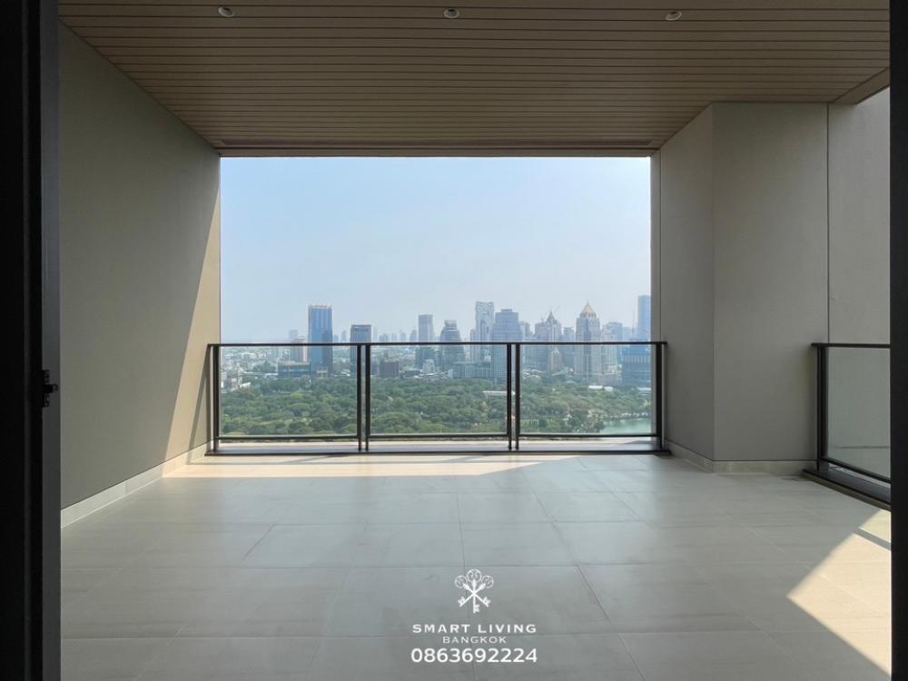 เช่า/ขาย penthouse หรู 4ห้องนอน The residence at Sindhorn kempinski อยู่ในพื้นที่ ที่กำลังเป็นที่นิยม ที่หนึ่ง ในกรุงเทพ (หลังสวน) วิวสวนลุมพินี และ Royal sport club ระเบียงกว้างใหญ่
