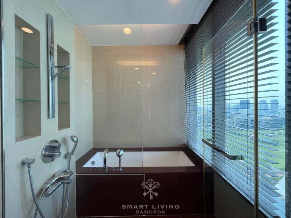 For rent: 185 RAJADAMRI, luxury condo in ratchadamri road, wide view of ROYAL BANGKOK SPORT CLUB, near Lumpini park ,long big balcony