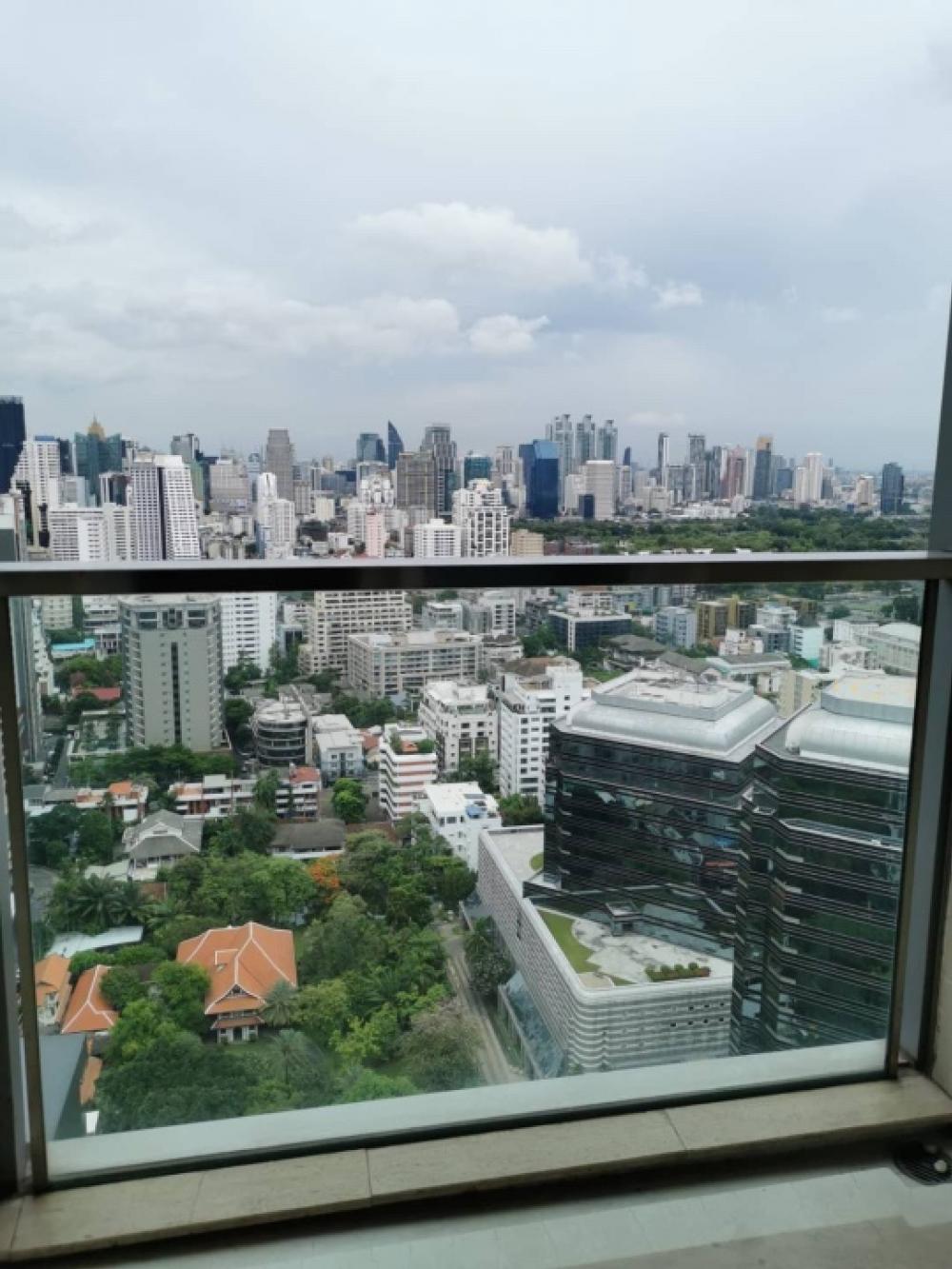 ขาย ORIENTAL RESIDENCE, 2 ห้องนอน ราคาถูกมาก เพียง 19+ mb