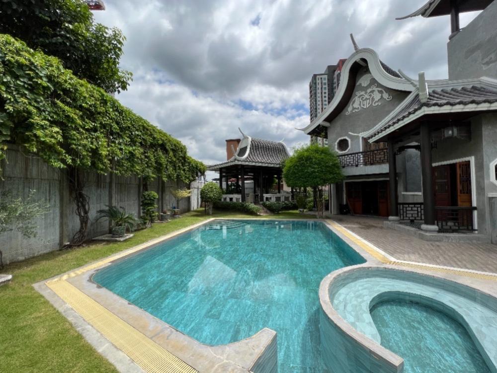 ให้เช่า บ้าน style จีน พร้อมสระว่ายน้ำ ที่ สาธร ราคา 390k
